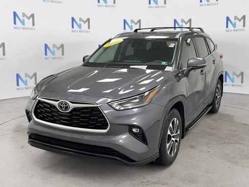 Used 2021 Toyota Highlander XLE image 1
