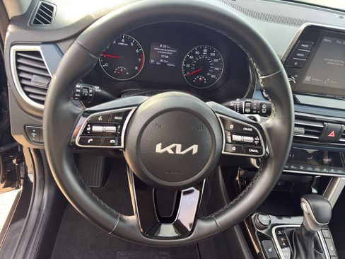 Used 2023 Kia Seltos S AWD/4WD image 15