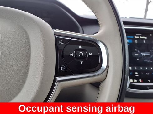 Used 2024 Volvo XC90 B6 Plus image 23