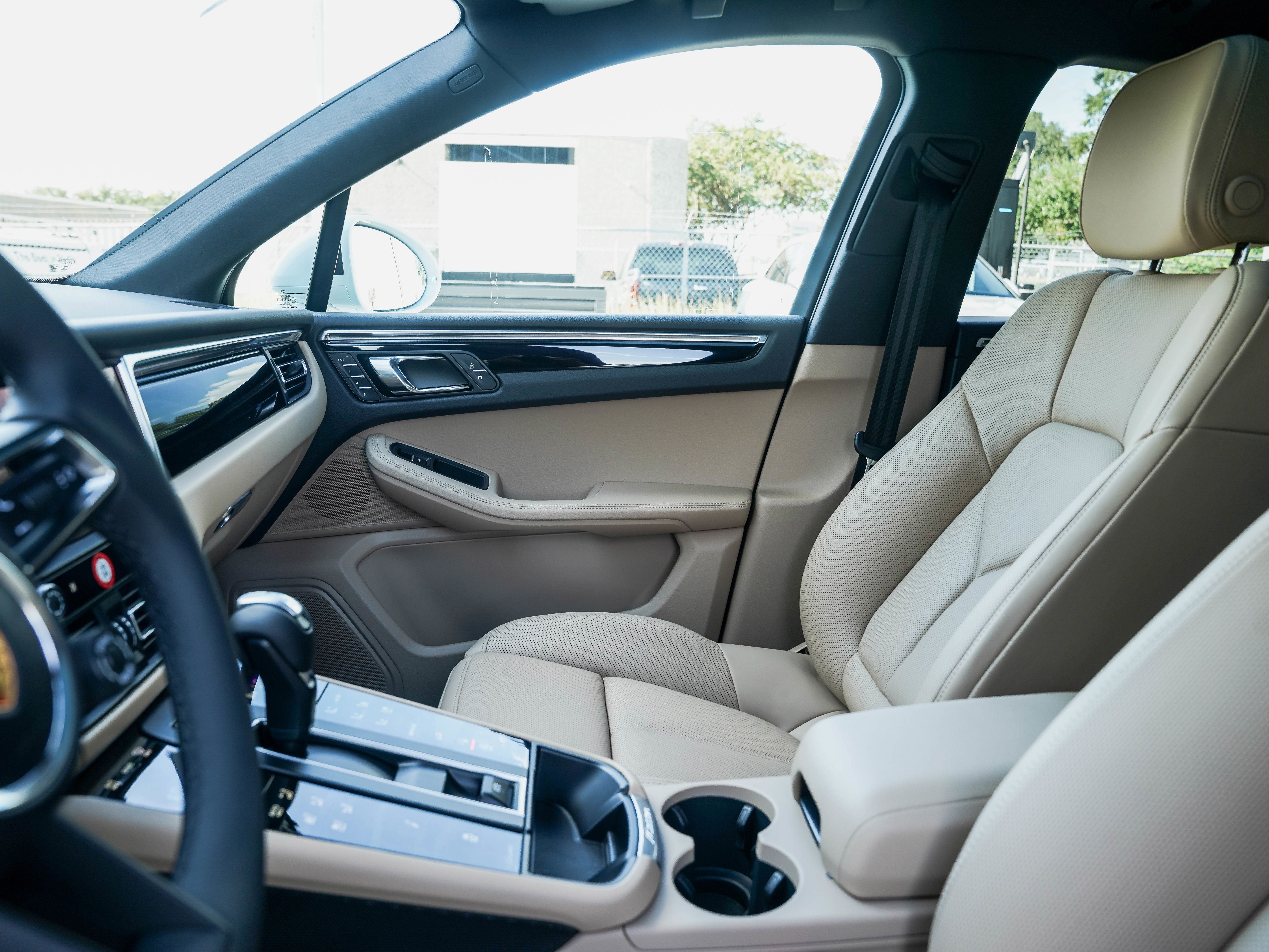 Certified 2026 Porsche Macan S AWD/4WD image 22