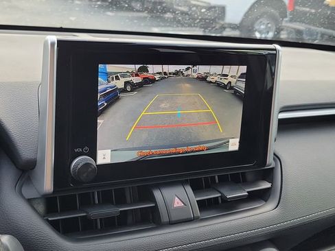 Used 2023 Toyota RAV4 XLE FWD image 28