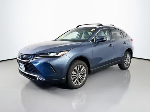 Used 2024 Toyota Venza XLE AWD/4WD image 2
