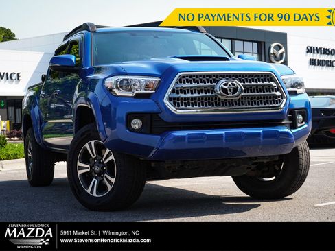 Used 2017 Toyota Tacoma TRD Sport w/ Tow Package AWD/4WD image 1