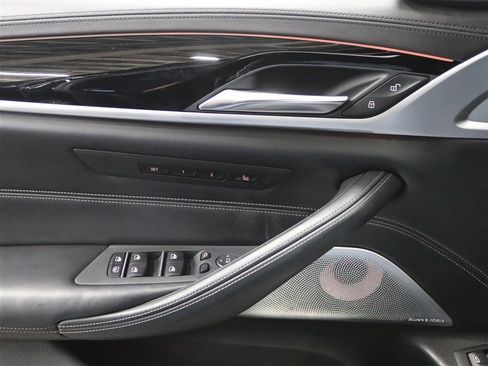 Used 2020 BMW M550i xDrive w/ Executive Package image 38