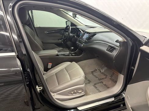 Used 2018 Chevrolet Impala Premier FWD image 14