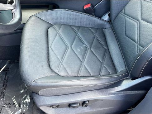 Used 2025 Volkswagen Atlas SE FWD image 19