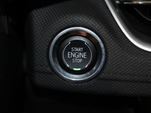 Used 2025 Chevrolet TrailBlazer LT w/ LT Cold Weather Package FWD image 39