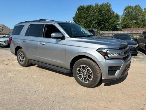 Used 2024 Ford Expedition XLT AWD/4WD image 17