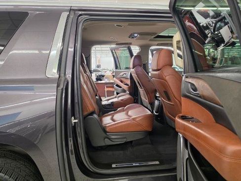 Used 2016 Cadillac Escalade ESV Premium AWD/4WD image 38