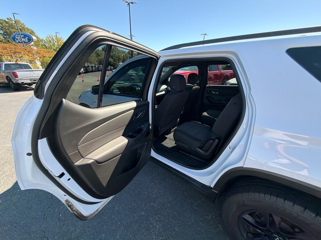 Used 2023 Chevrolet Traverse LT w/ Midnight/Sport Edition AWD/4WD image 15