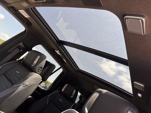 New 2026 Cadillac Escalade Platinum Sport AWD/4WD image 19