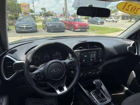 Used 2021 Kia Soul LX FWD image 15
