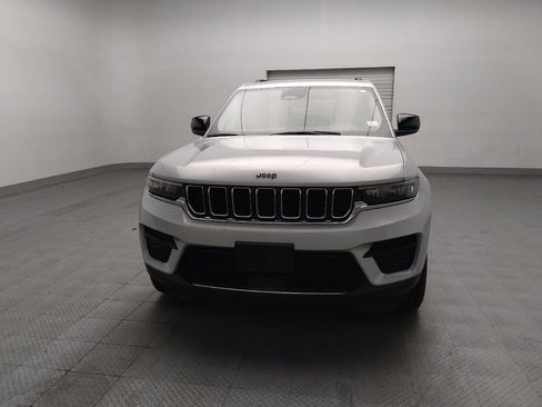 Used 2024 Jeep Grand Cherokee Laredo RWD image 15