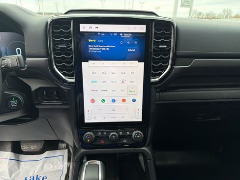 Used 2025 Ford Ranger Lariat w/ FX4 Off-Road Package image 17