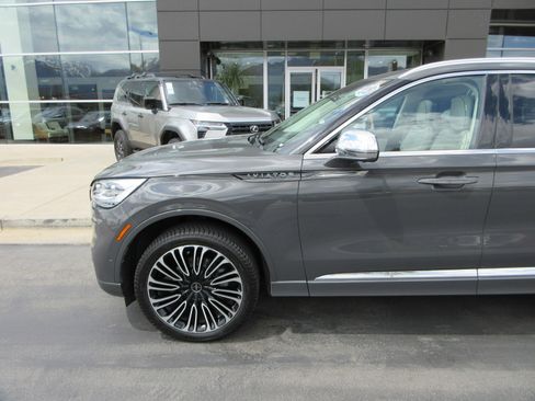Used 2021 Lincoln Aviator Black Label w/ Dynamic Handling Package AWD/4WD image 2