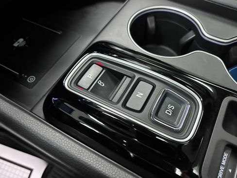 Used 2024 Honda Pilot Touring image 25
