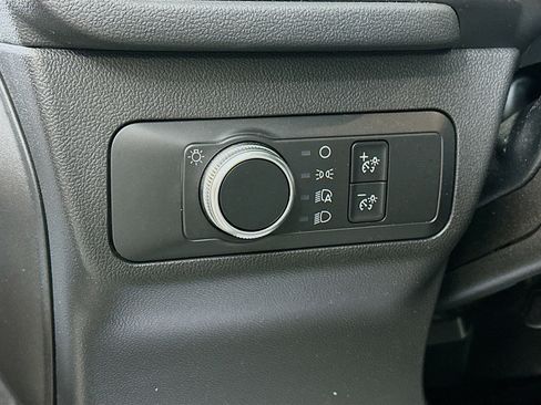 Used 2020 Ford Escape SE image 10