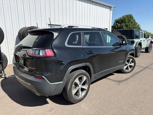 Used 2019 Jeep Cherokee Limited AWD/4WD image 3