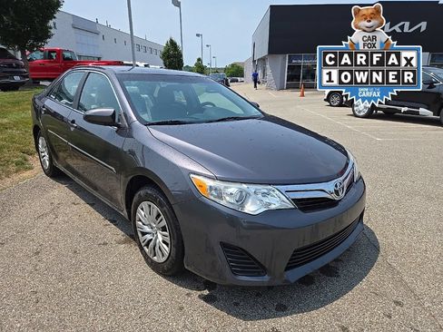 Used 2013 Toyota Camry LE FWD image 1
