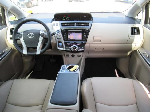Used 2017 Toyota Prius V Five FWD image 12