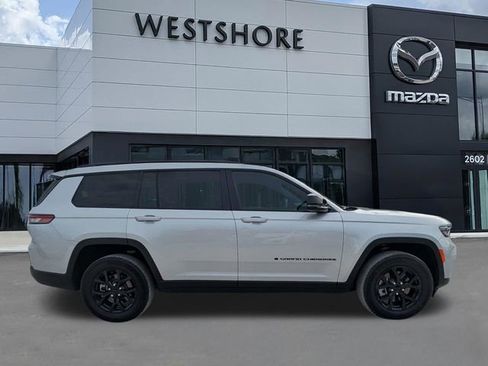 Used 2025 Jeep Grand Cherokee L Laredo AWD/4WD image 2