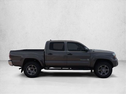 Used 2014 Toyota Tacoma PreRunner w/ SR5 Package RWD image 4
