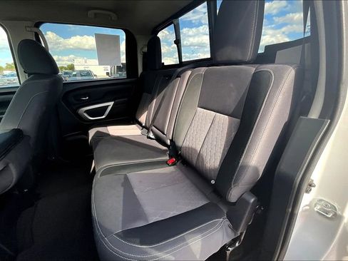 Used 2023 Nissan Titan SV image 33