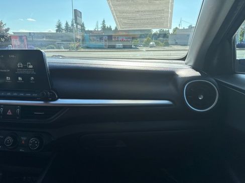 Used 2021 Kia Forte LXS image 11