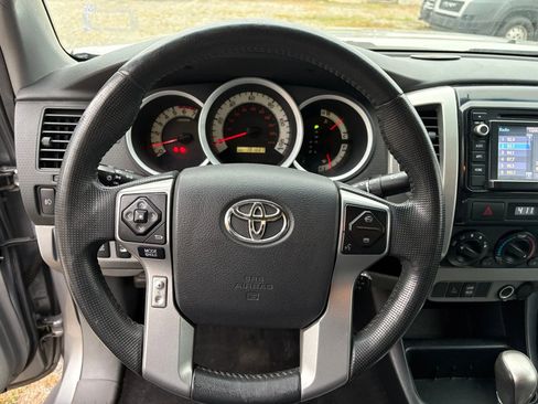 Used 2014 Toyota Tacoma 4x4 Double Cab w/ TRD Off-Road Package image 21