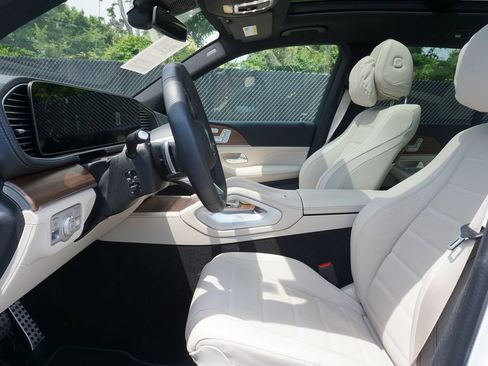 Certified 2026 Mercedes-Benz GLS 580 4MATIC image 9