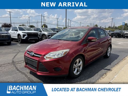 Used 2014 Ford Focus SE w/ SE Winter Package FWD image 4