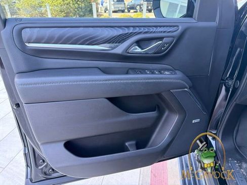 Used 2023 GMC Yukon Denali AWD/4WD image 8