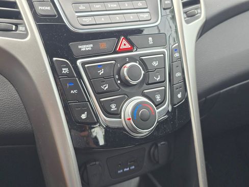 Used 2013 Hyundai Elantra GT w/ Touch & Go Pkg FWD image 28