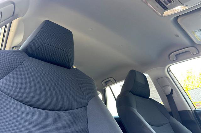Certified 2023 Toyota RAV4 LE AWD/4WD image 17