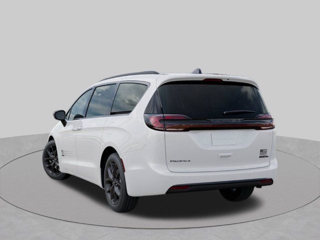 New 2027 Chrysler Pacifica Select AWD/4WD image 3