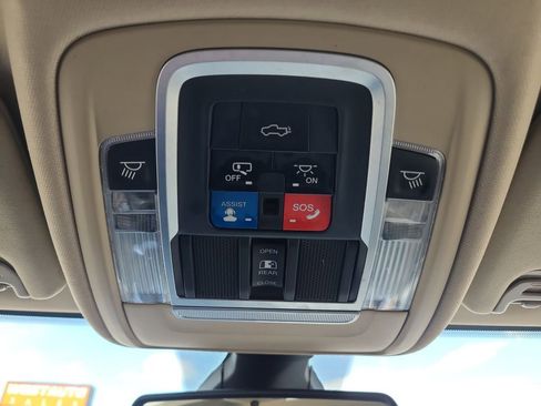 Used 2019 RAM 2500 Laramie AWD/4WD image 11