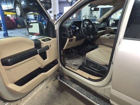 Used 2017 Ford F150 XLT w/ Equipment Group 302A Luxury image 14