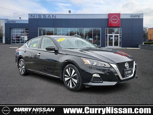 Certified 2022 Nissan Altima 2.5 SV w/ SV Premium Package image 1