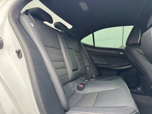 Used 2020 Lexus IS 300 F Sport w/ F Sport Package image 18