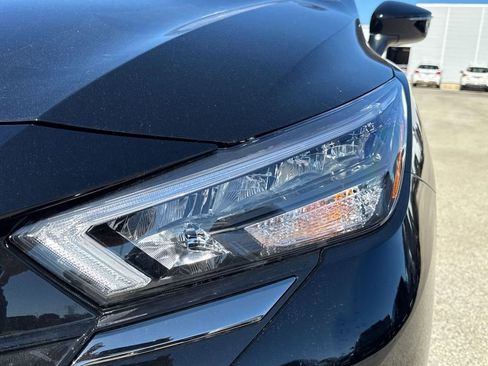 New 2025 Nissan Versa SR w/ Trunk Package image 10