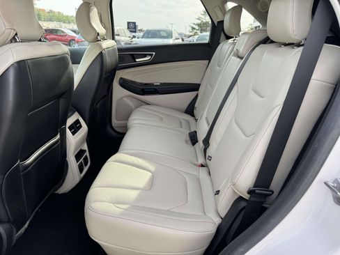 Used 2019 Ford Edge Titanium image 15