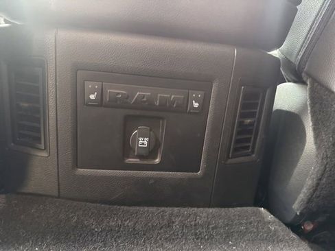 Used 2018 RAM 1500 Laramie AWD/4WD image 15