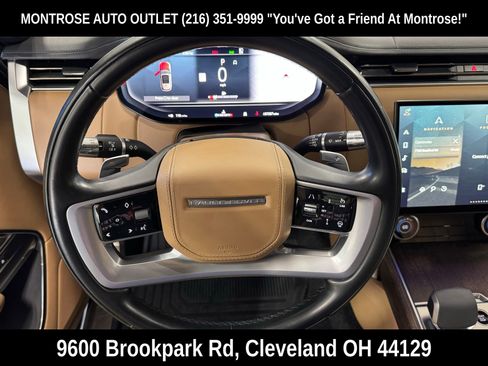 Used 2022 Land Rover Range Rover Long Wheelbase SE image 17