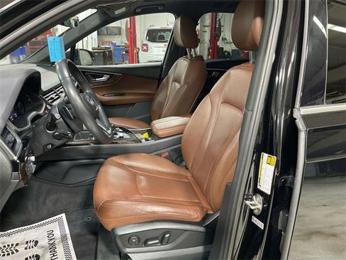 Used 2018 Audi Q7 3.0T Prestige w/ Prestige Package image 11