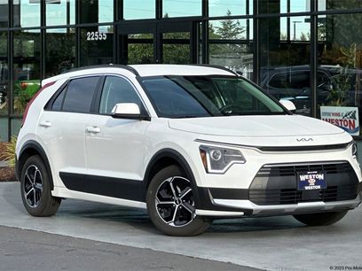Certified 2025 Kia Niro EX