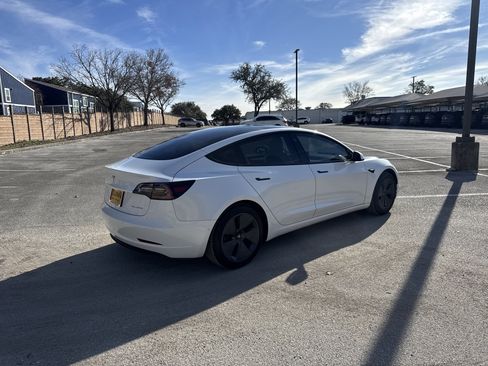 Used 2022 Tesla Model 3 Long Range image 3