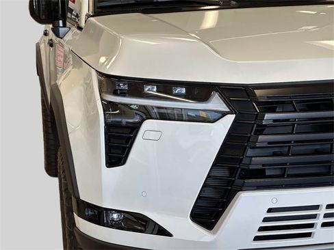 Certified 2025 Lexus GX 550 image 9