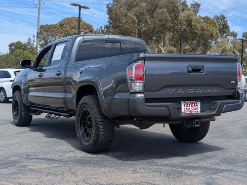 Used 2022 Toyota Tacoma TRD Sport w/ TRD Premium Sport Package image 12