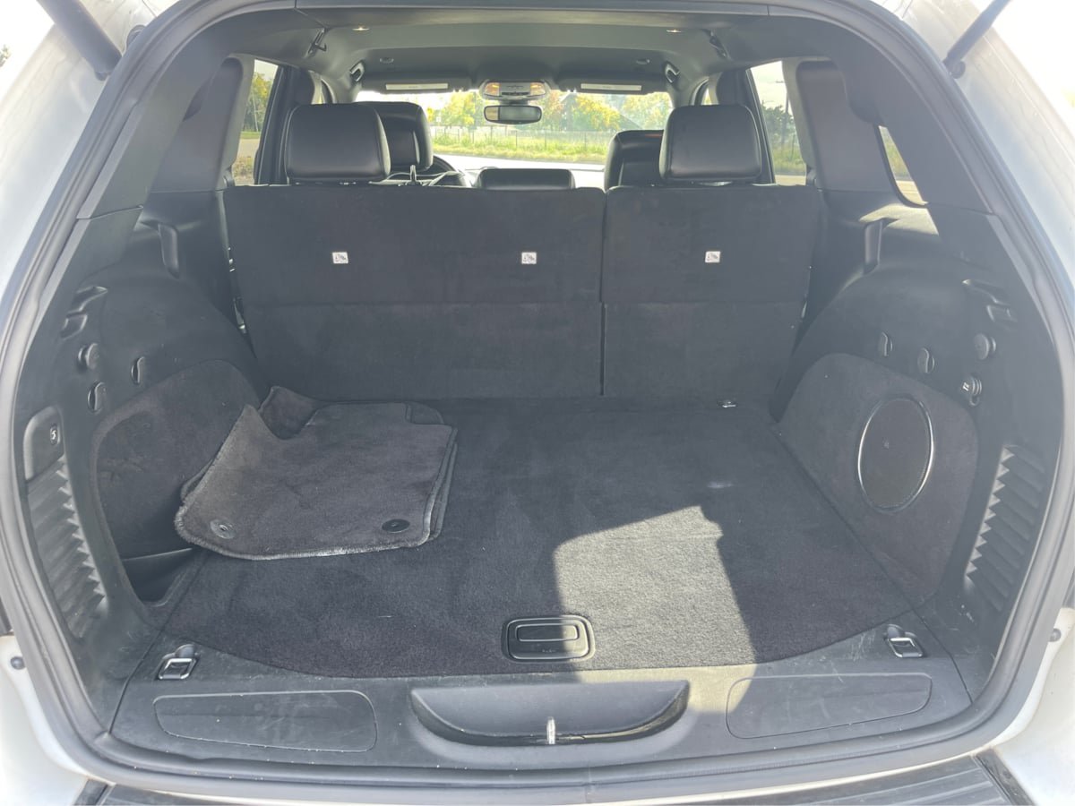 Used 2018 Jeep Grand Cherokee Altitude AWD/4WD image 11