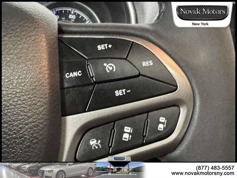 Used 2022 Jeep Cherokee Limited AWD/4WD image 19